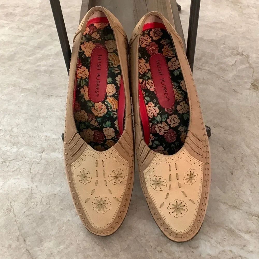 Hush Puppies Leather  Flats Size 9